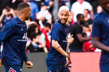 PSG : Kylian Mbappé lâche Neymar dans la tanière du lion