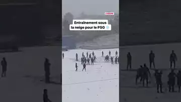 🥶⚽❄️ Les joueurs du PSG se sont entraînés sous la neige #shorts #football #snow