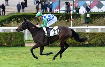 Prix de la Gloriette, Naishan sur l'hippodrome de Saint Cloud