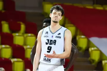 Dijon piégé sur le parquet de la lanterne rouge Fos-sur-Mer