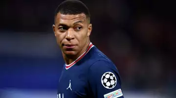 Mbappé mit den Enfoirés in Montpellier