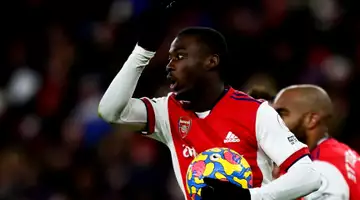 Arsenal est sauvé par Lacazette et... Pépé sauvé !