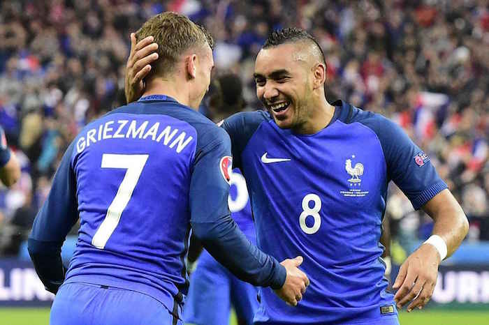 2048x1536-fit_dimitri-payet-et-antoine-griezmann-le-3-juillet-2016-lors-de-france-islande-au-stade-de-france