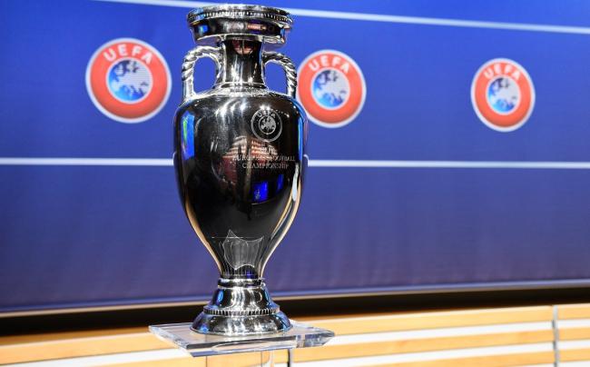 Petit et grand fan de foot, ne manquez pas la tournée du trophée !